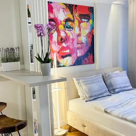 Skadarlija Colorway Apartment *