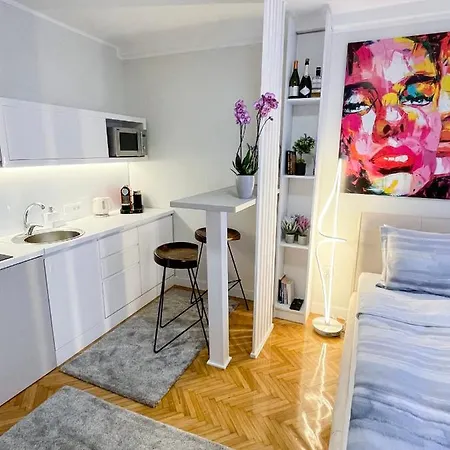 Skadarlija Colorway Apartment *